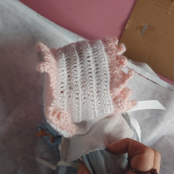 Handmade pink and white crochet baby hat bonnet - Picture 2 of 4